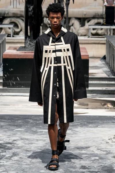 Look 31